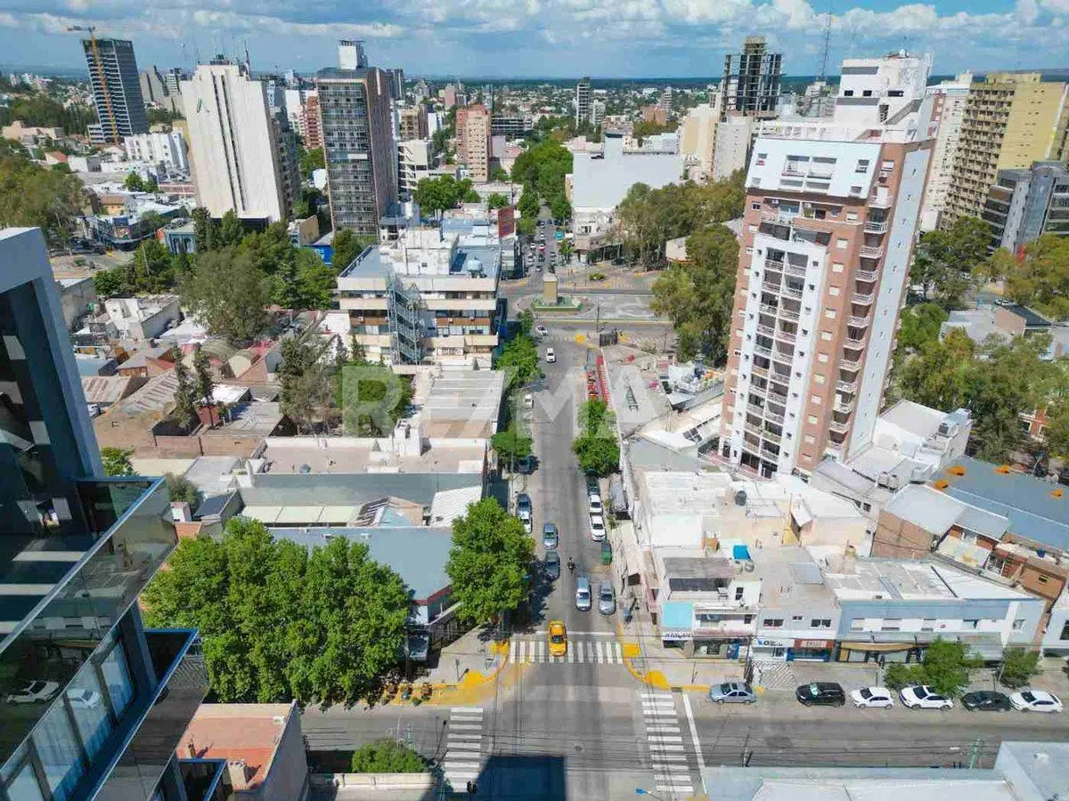 VENTA 4 LOCALES COMERCIALES GALERIA EDIFICIO ROCA 8