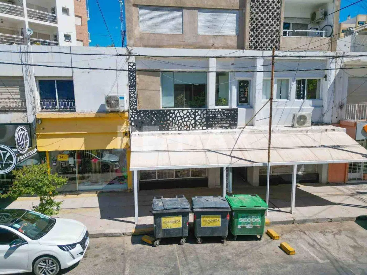 VENTA 4 LOCALES COMERCIALES GALERIA EDIFICIO ROCA 4
