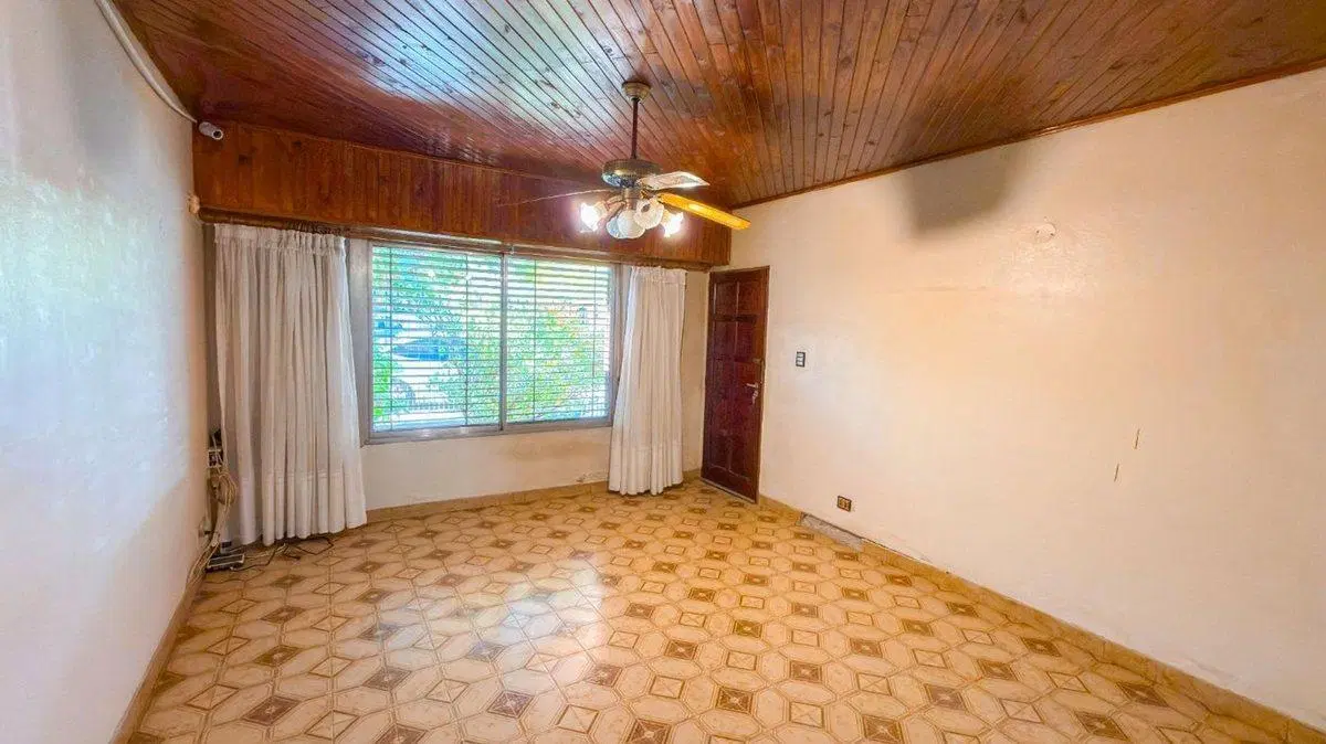 VENTA CASA PLANTA BAJA BARRIO VILLA FARREL 5