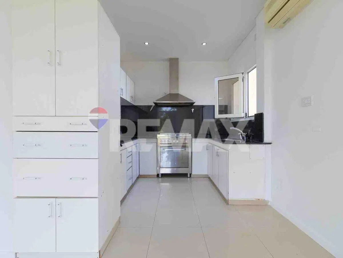 VENTA CASA 4 DORM. B° COMAHUE GOLF CLUB - NEUQUEN 2