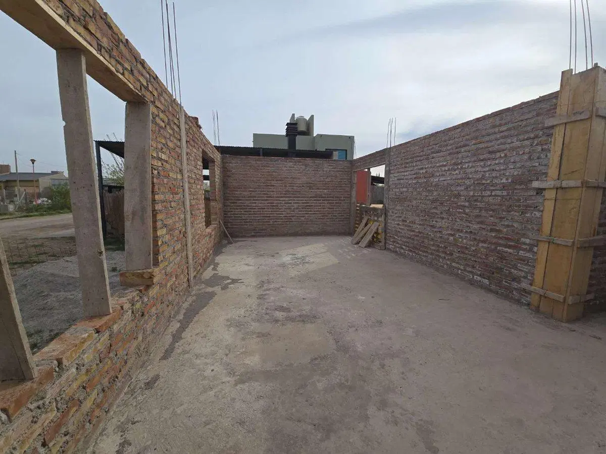 VENTA LOTE CON AVANCES DE OBRA EN LA CLEMENTINA 2