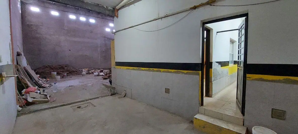 ALQUILER GALPÓN, LOCAL y OFICINAS 8