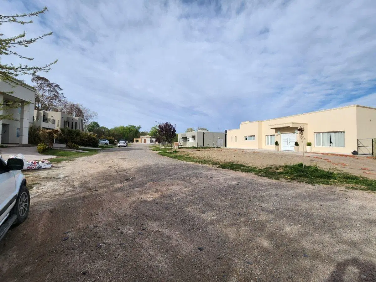 VENTA LOTE BARRIO CERRADO SANTA RITA 8