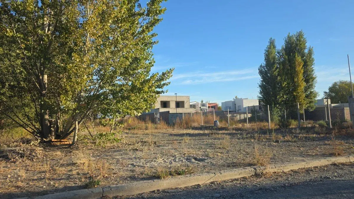 VENTA LOTE 384 m2, Bº LOS FRUTALES, PLOTTIER 5