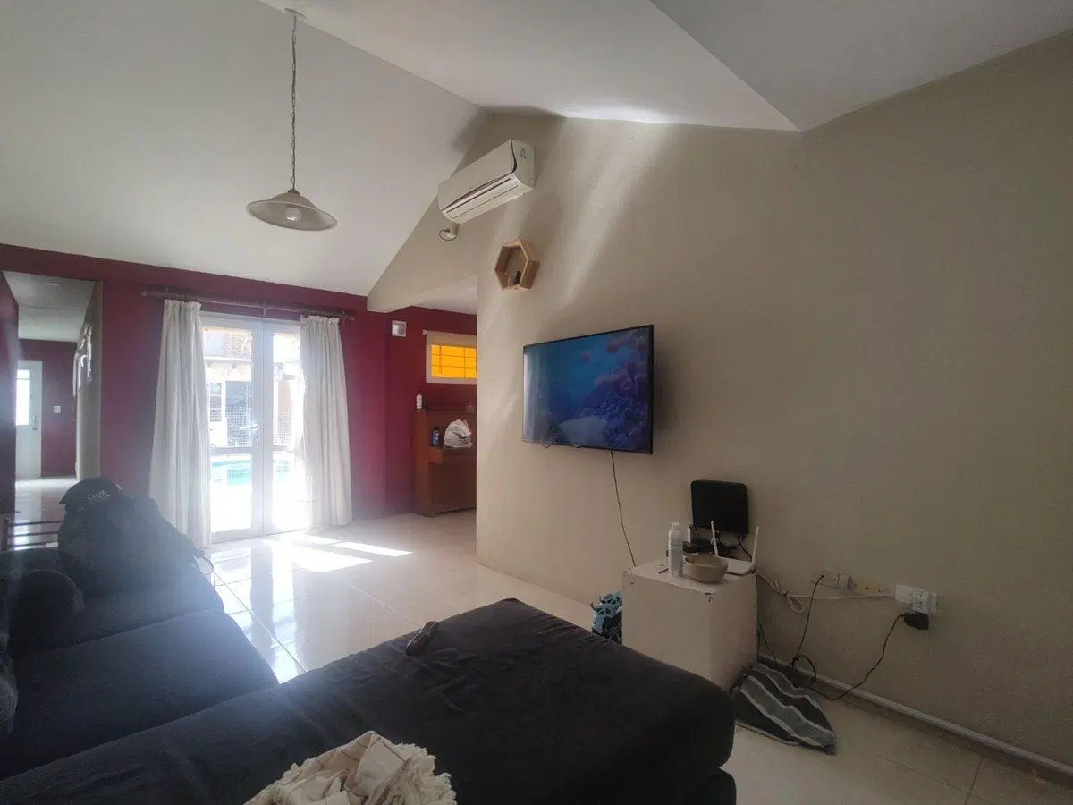 VENTA CASA 3 DORM.. STO. DOMINGO 741 CENTENARIO 8