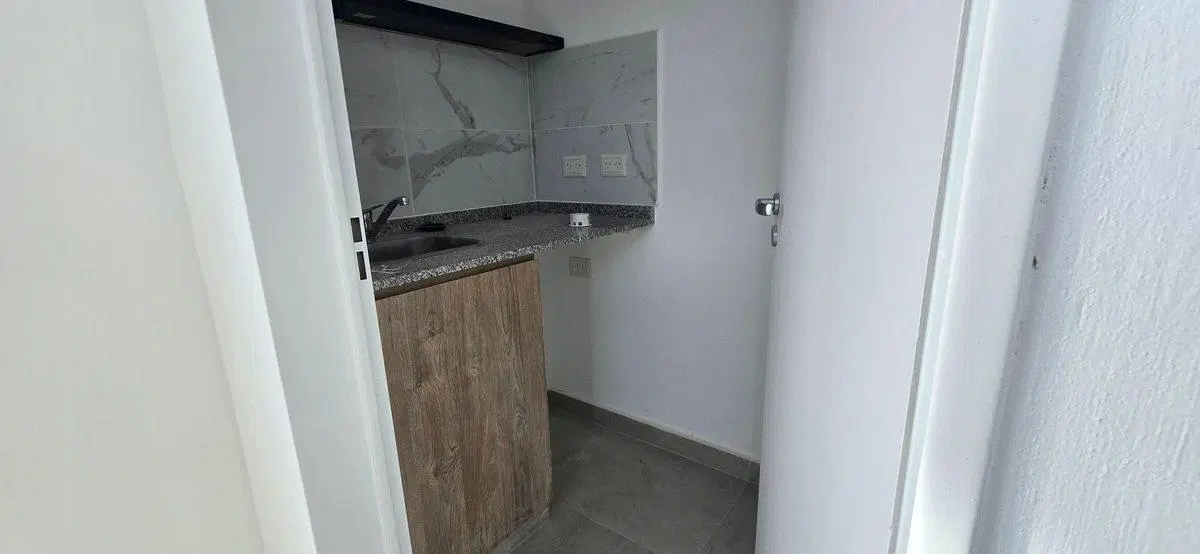 VENTA OFICINA EN TORRE ZAFIRO OFFICE CENTER, 6-D 8