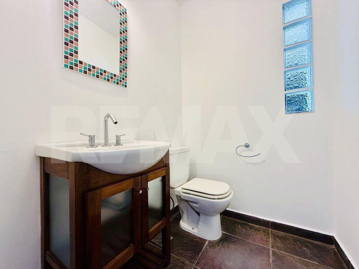 Foto de VENTA CASA 4 DORMITORIOS, B° COMAHUE GOLF CLUB, imagen 2