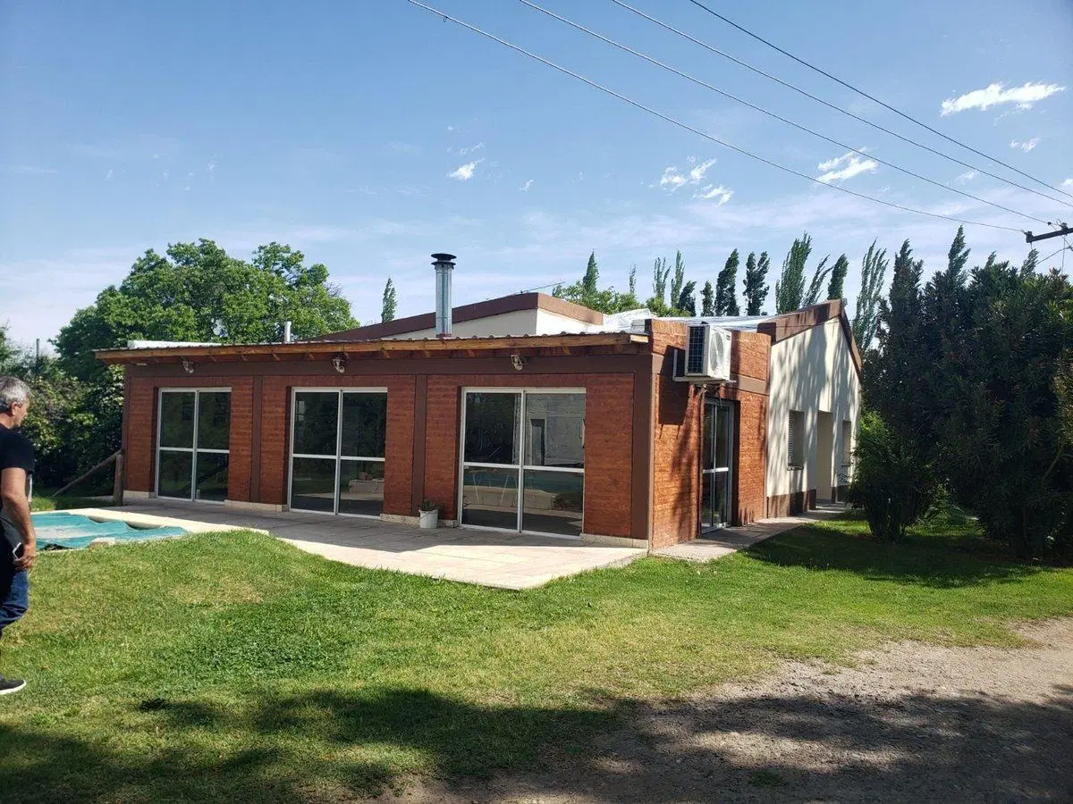 CHACRA CON CASA, GALPON Y PILETA (SUP 95000 m2) 3