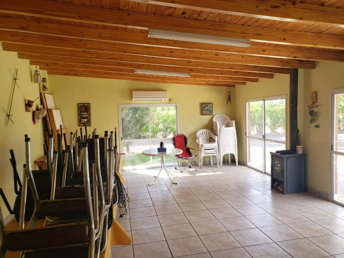 CHACRA CON CASA, GALPON Y PILETA (SUP 95000 m2) 4