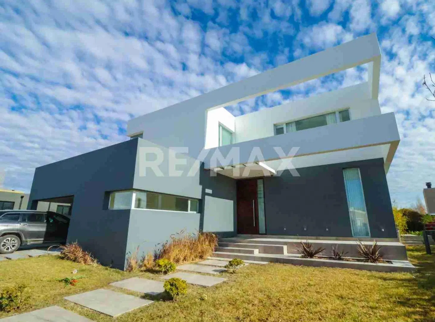 VENTA CASA BARRIO PRIVADO LA ZAGALA - 5 DORM. 3