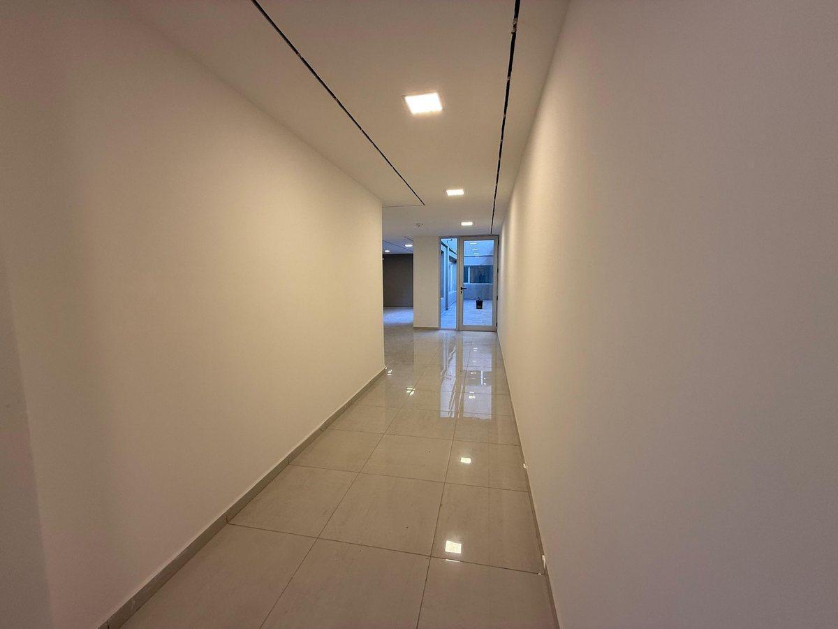 Foto de VENTA OFICINA SOBRE CALLE JUJUY 324, imagen 2