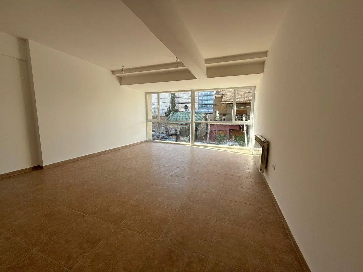 VENTA OFICINA SOBRE CALLE JUJUY 324 8