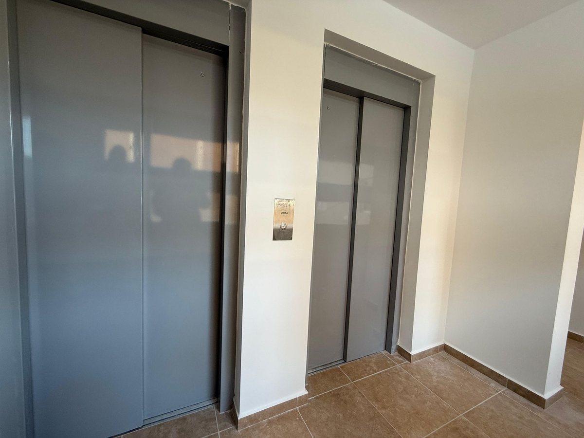Foto de VENTA OFICINA SOBRE CALLE JUJUY 324, imagen 4