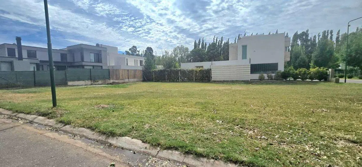VENTA LOTE LA COMARCA, CENTENARIO 5