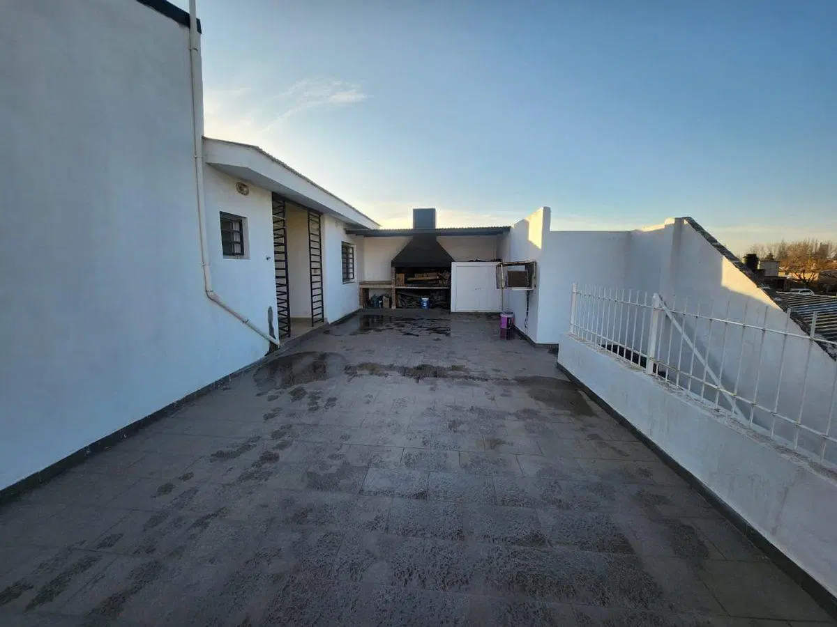 ALQUILER DEPTO 2 DORMITORIO - CENTRO DE PLOTTIER 3