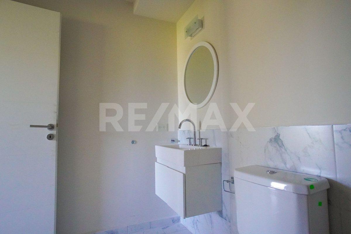 Foto de VENTA DEPARTAMENTO 2 DORM CON BALCÓN, B° CANALES, imagen 3