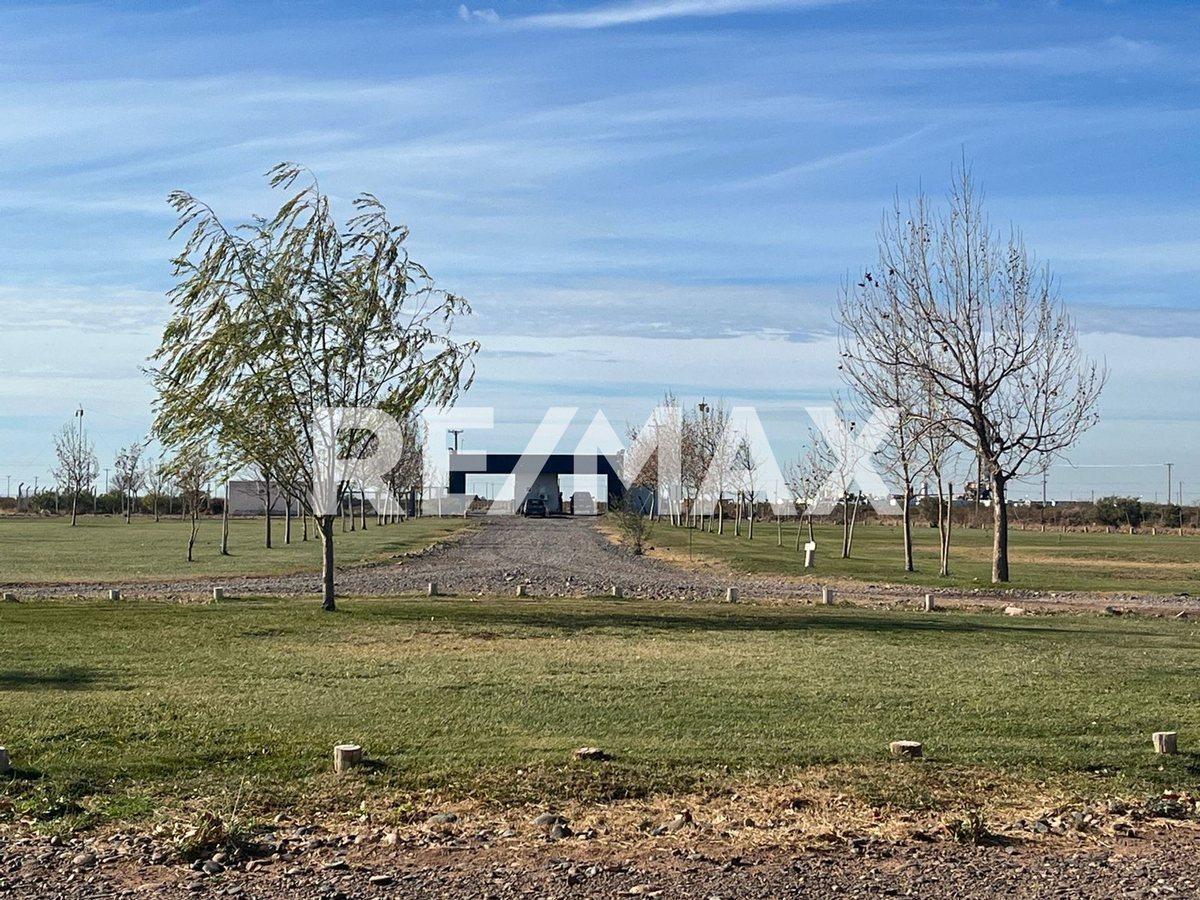 Foto de Exclusivo Lote Villa Tenis Club Mari Menuco, imagen 5