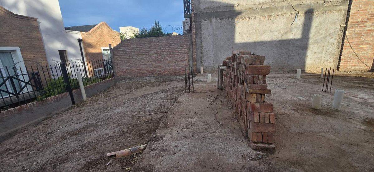Foto de VENTA LOTE BARRIO SANTA GENOVEVA, imagen 3