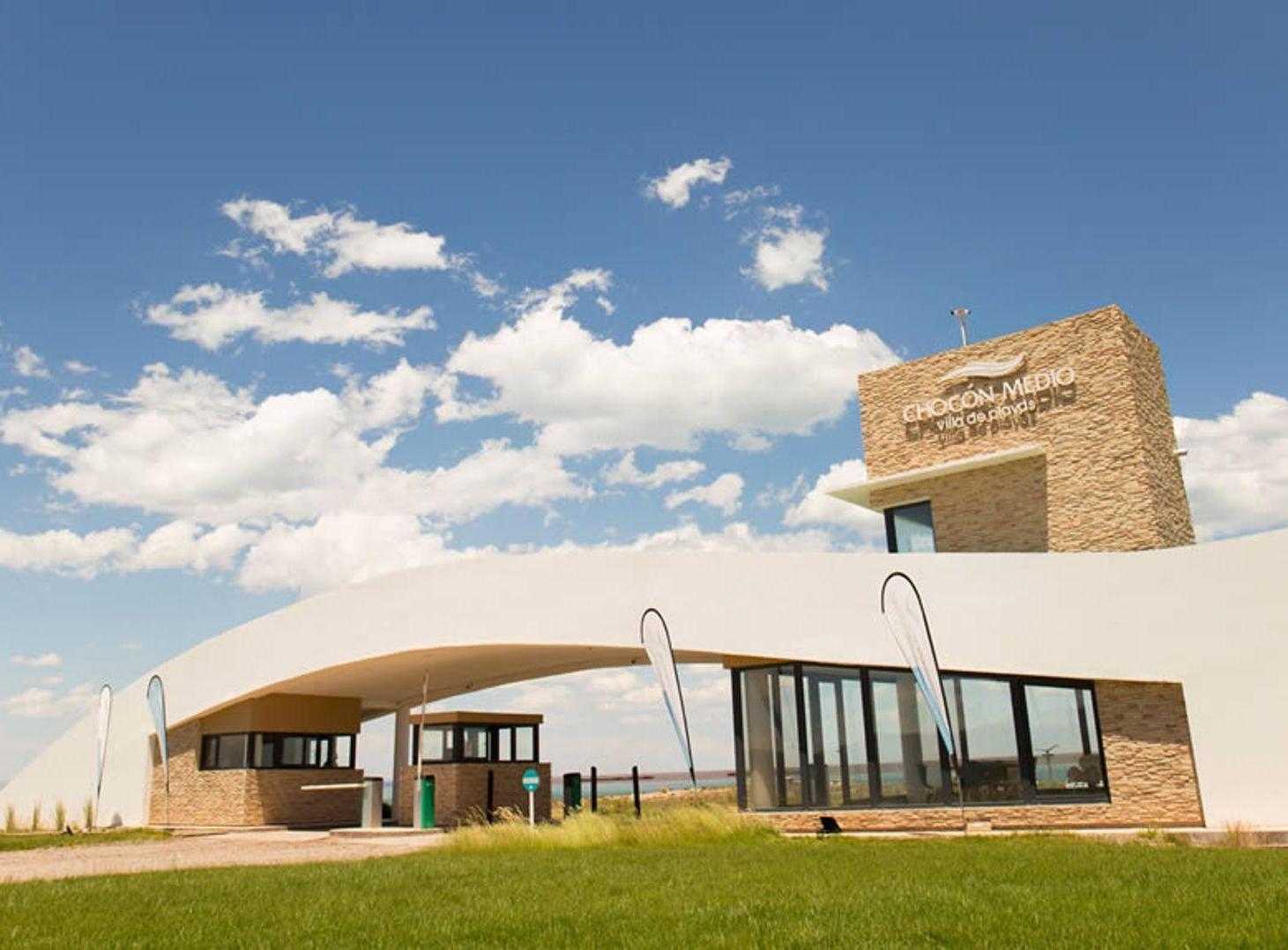 Foto de VENTA LOTE FRENTE AL LAGO CHOCÓN MEDIO, imagen 1