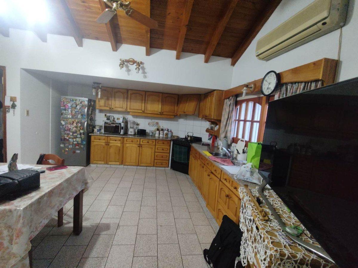 Foto de VENTA CASA 3 DORMITORIOS ALTA BARDA, imagen 3