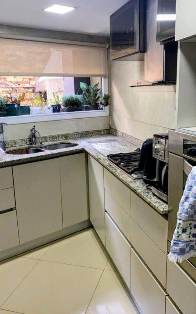 Foto de VENTA TRIPLEX 3 DORMITOROS B° SANTA GENOVEVA, imagen 2