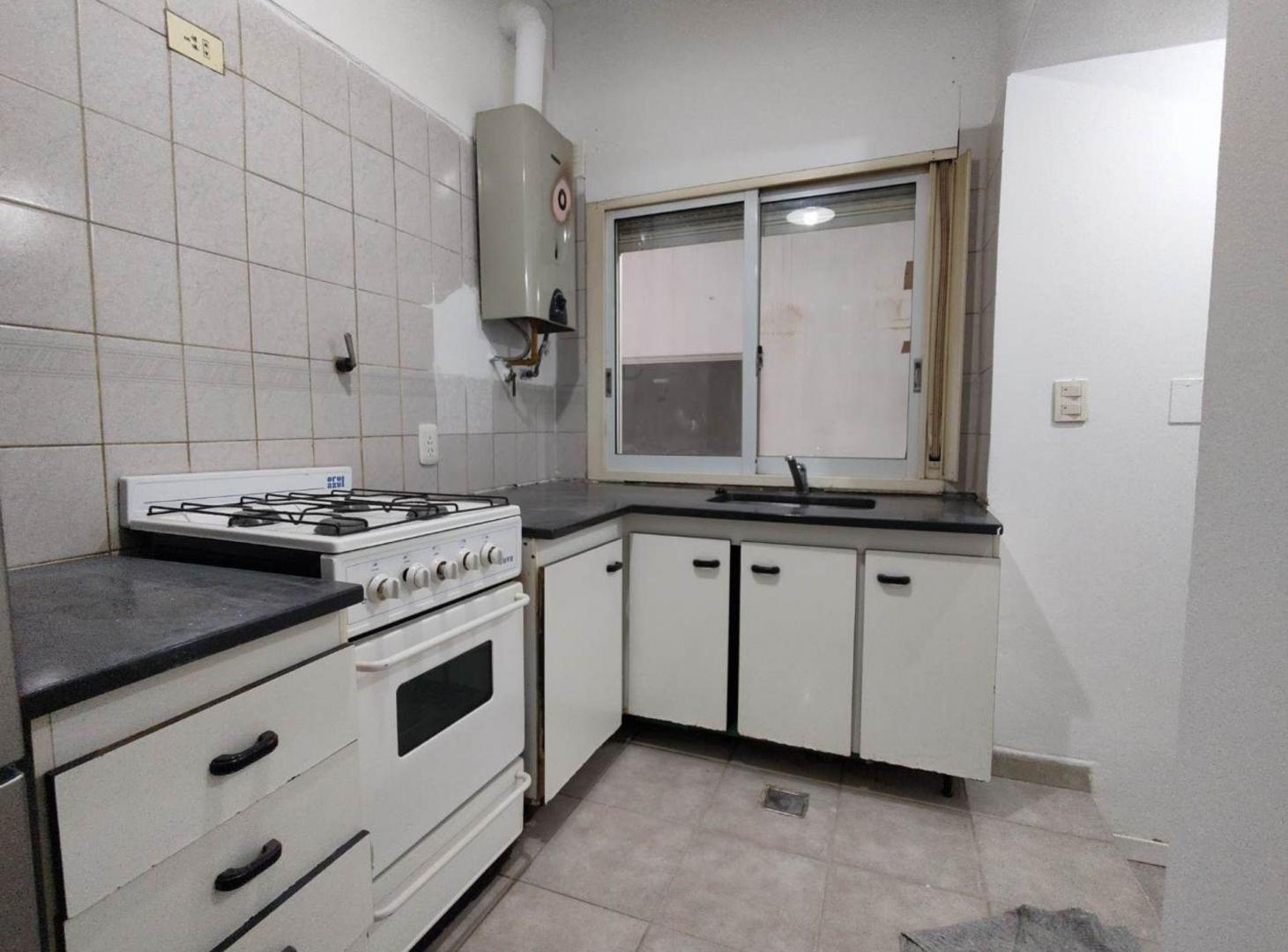 Foto de VENTA DPTO 1 DORM. LAINEZ 141 PISO 1 Dpt.5 NEUQUEN, imagen 2
