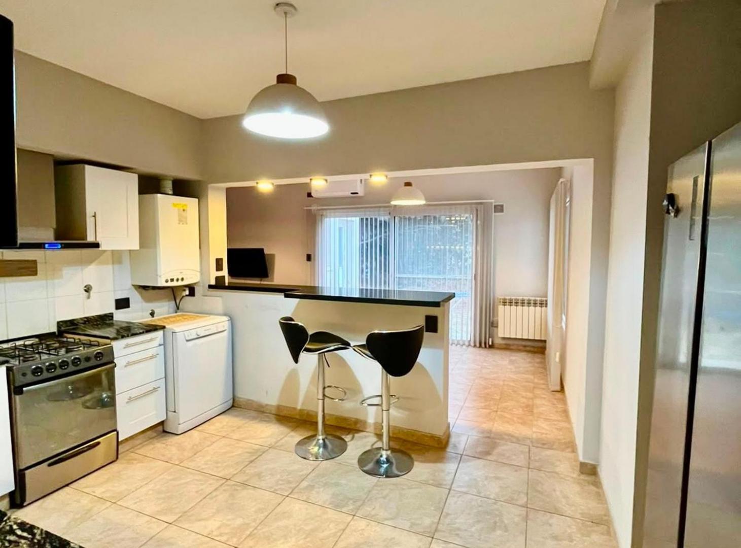Foto de VENTA CASA 3 DORMITORIOS EN BARRIO LA ZAGALA, imagen 2