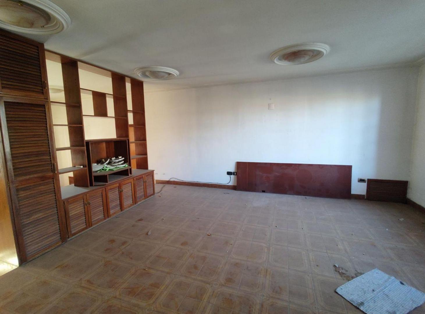 Foto de VENTA CASA 5 DORMITORIOS B° PCIAS UNIDAS, imagen 1
