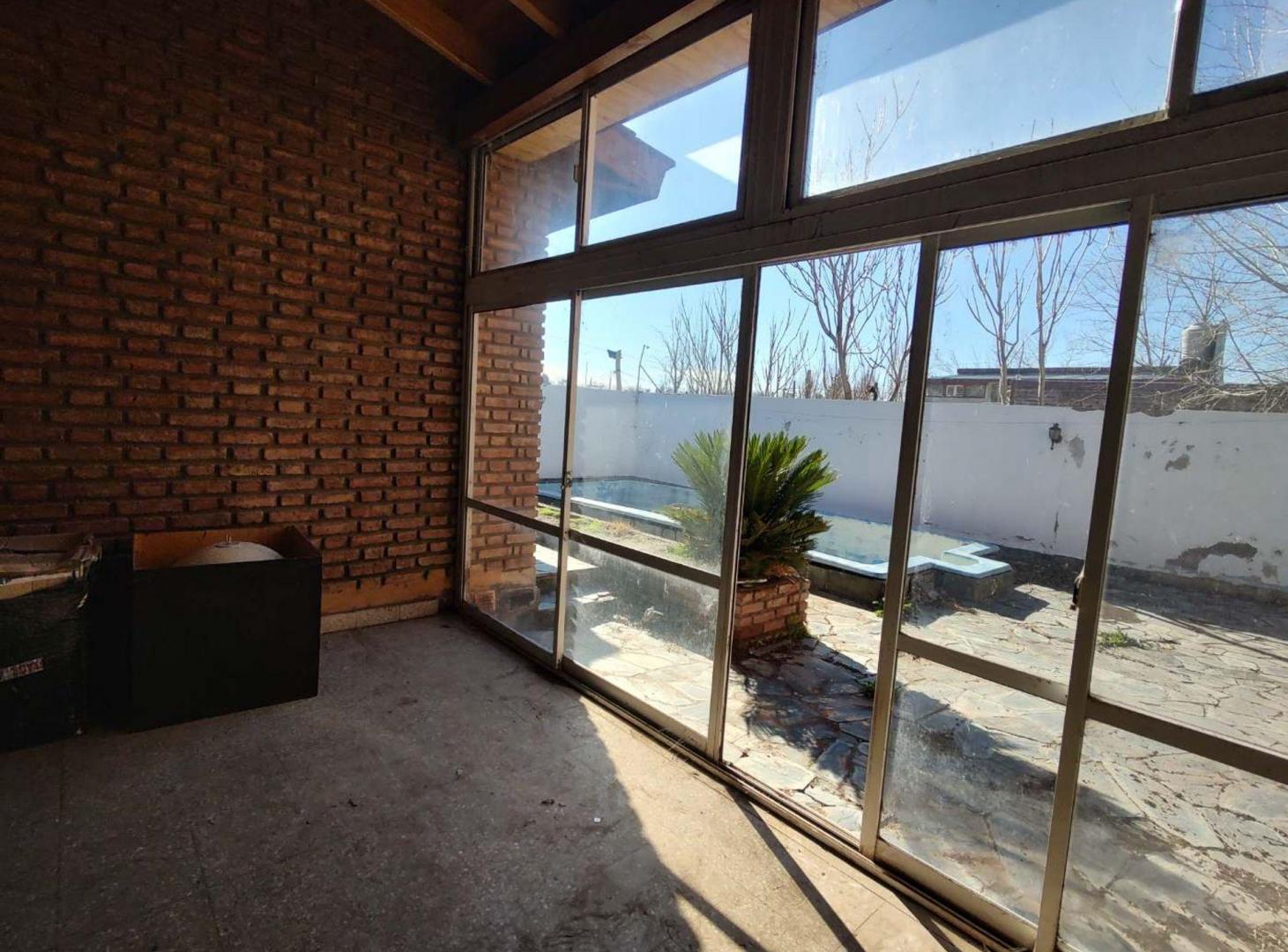Foto de VENTA CASA 5 DORMITORIOS B° PCIAS UNIDAS, imagen 3