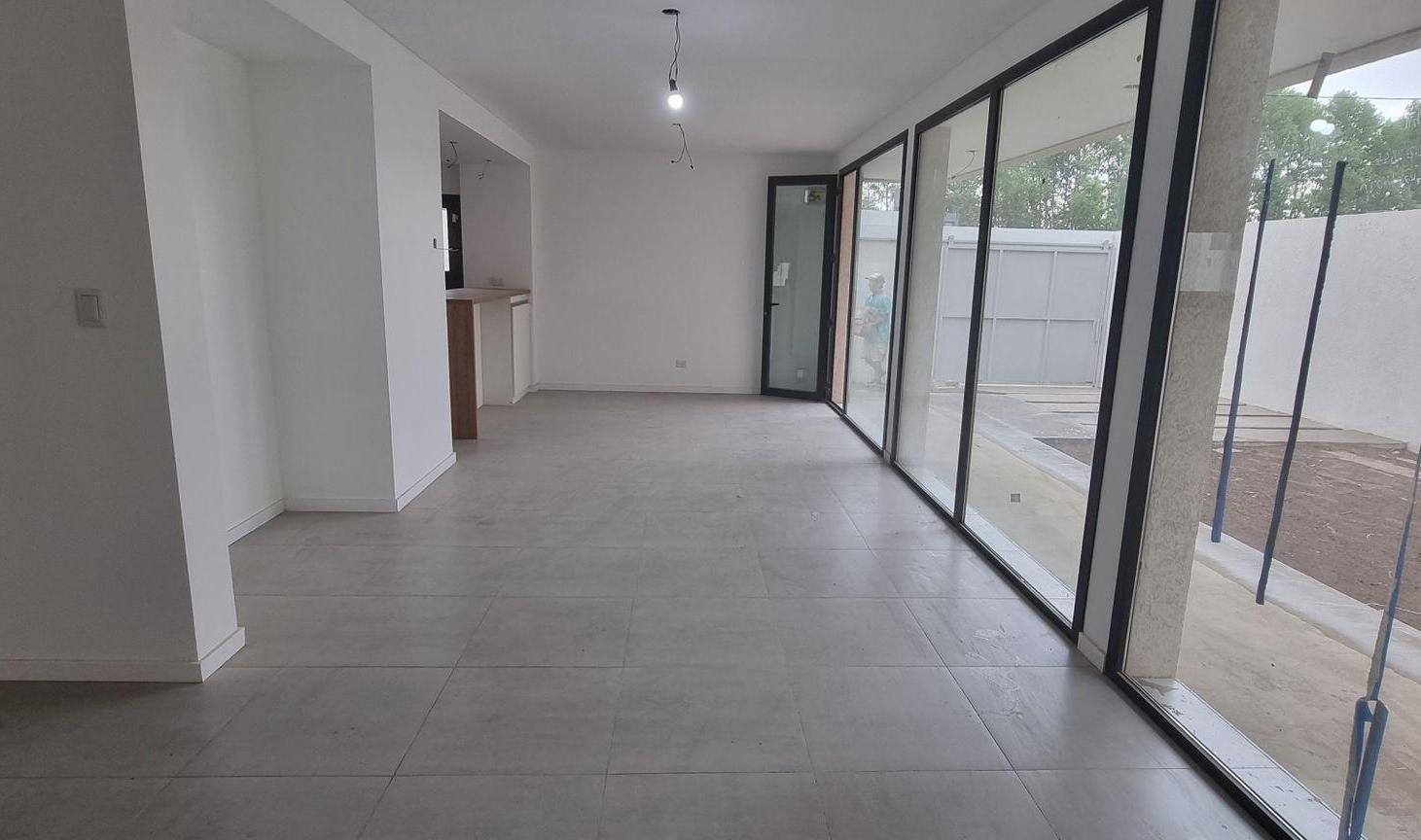 Foto de VENTA DUPLEX 3 DORMITORIOS B. AYRES DEL LIMAY, imagen 5