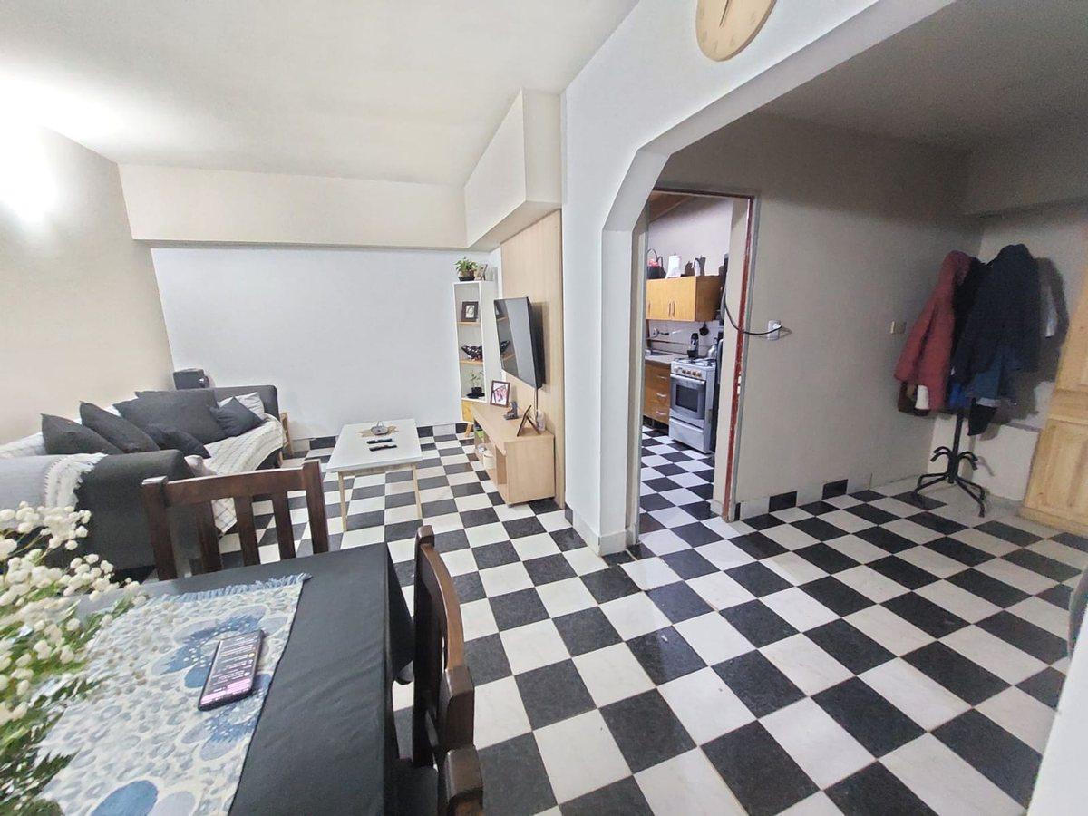 Foto de VENTA CASA + DPTOS A REFACCIONAR, imagen 1
