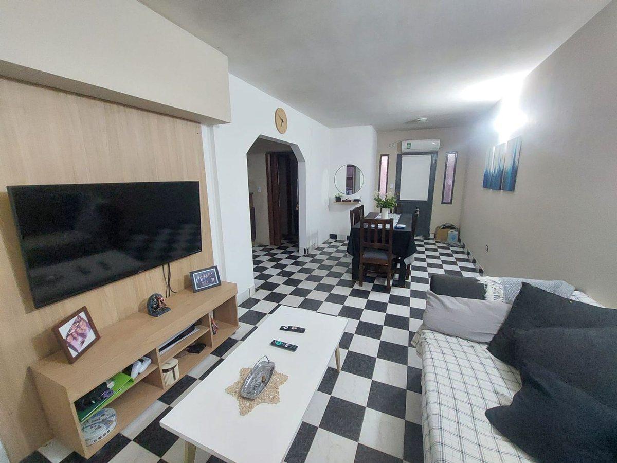 Foto de VENTA CASA + DPTOS A REFACCIONAR, imagen 5