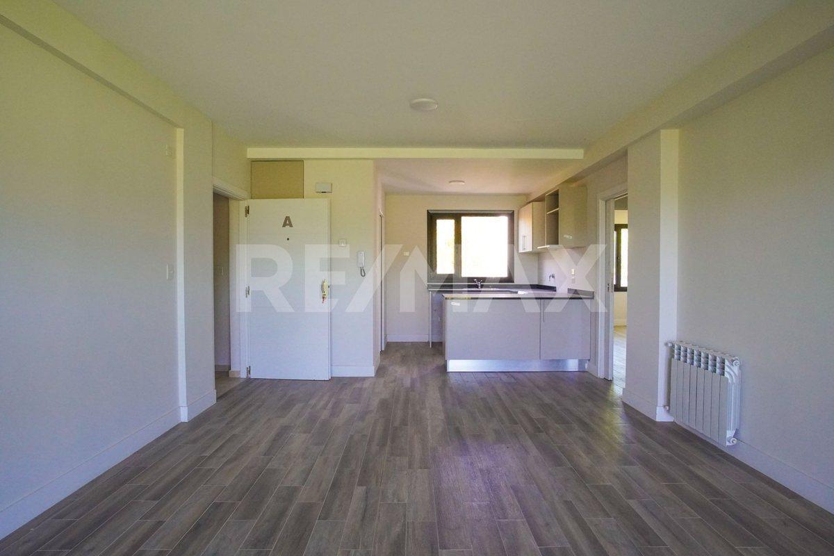 Foto de VENTA DEPARTAMENTO 2 DORM CON BALCÓN, B° CANALES, imagen 4