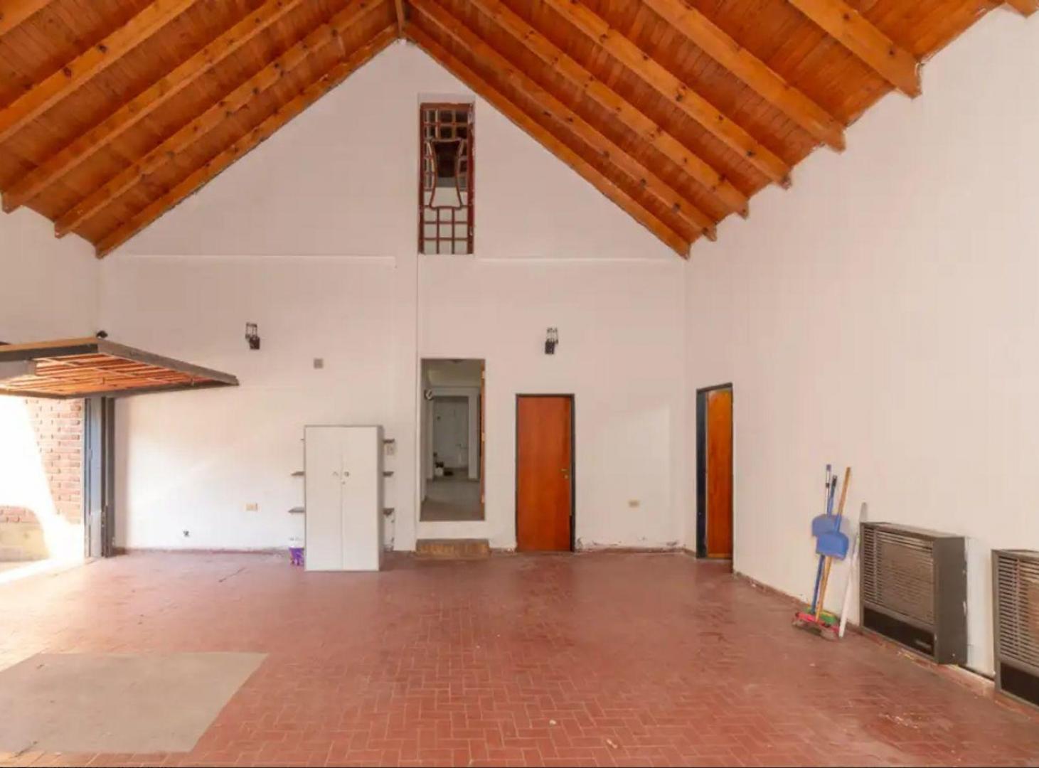 Foto de CASA 4 DORM. LILEN NEUQUEN, imagen 4