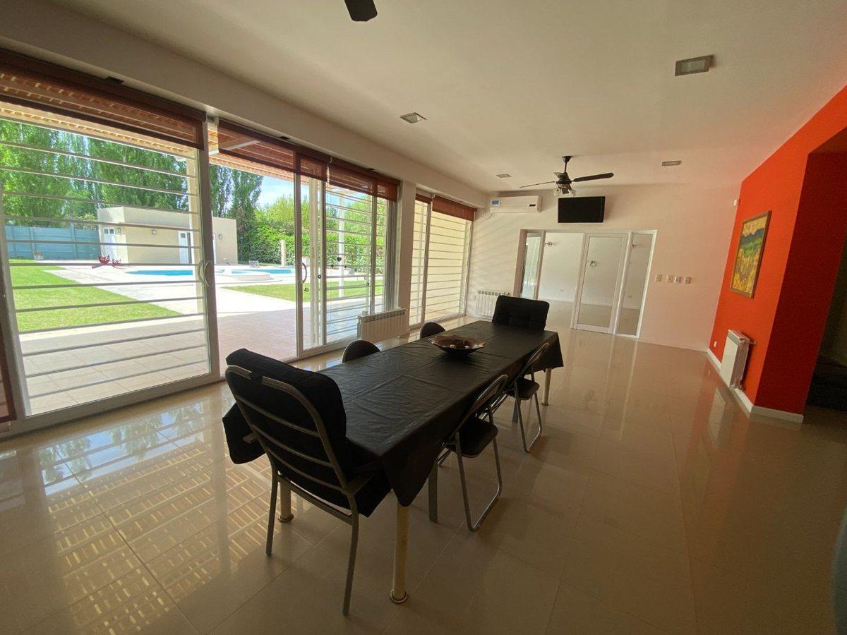 Foto de CASA 3 DORMITORIOS EN VENTA EN PLOTTIER B° PRIVADO, imagen 2