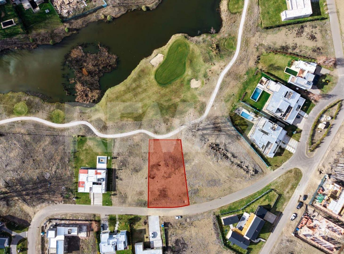 Foto de LOTE EN BARRIO LOS CANALES DE PLOTTIER, imagen 2