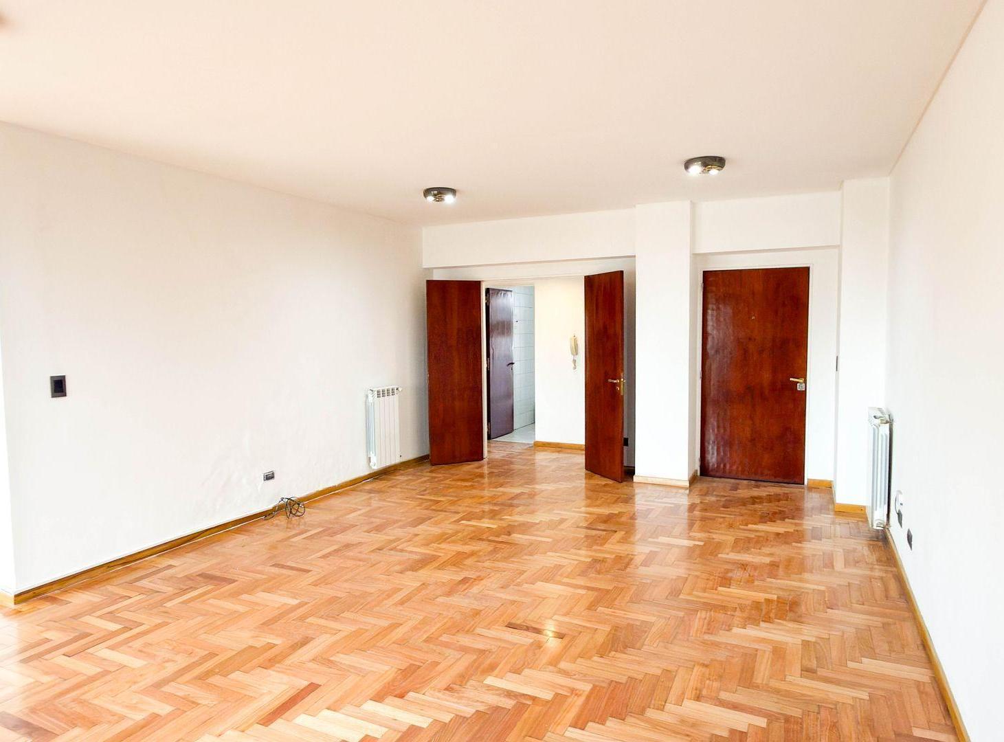 Foto de VENTA SEMIPISO 4 DORMITORIOS, CENTRO NEUQUEN, imagen 3