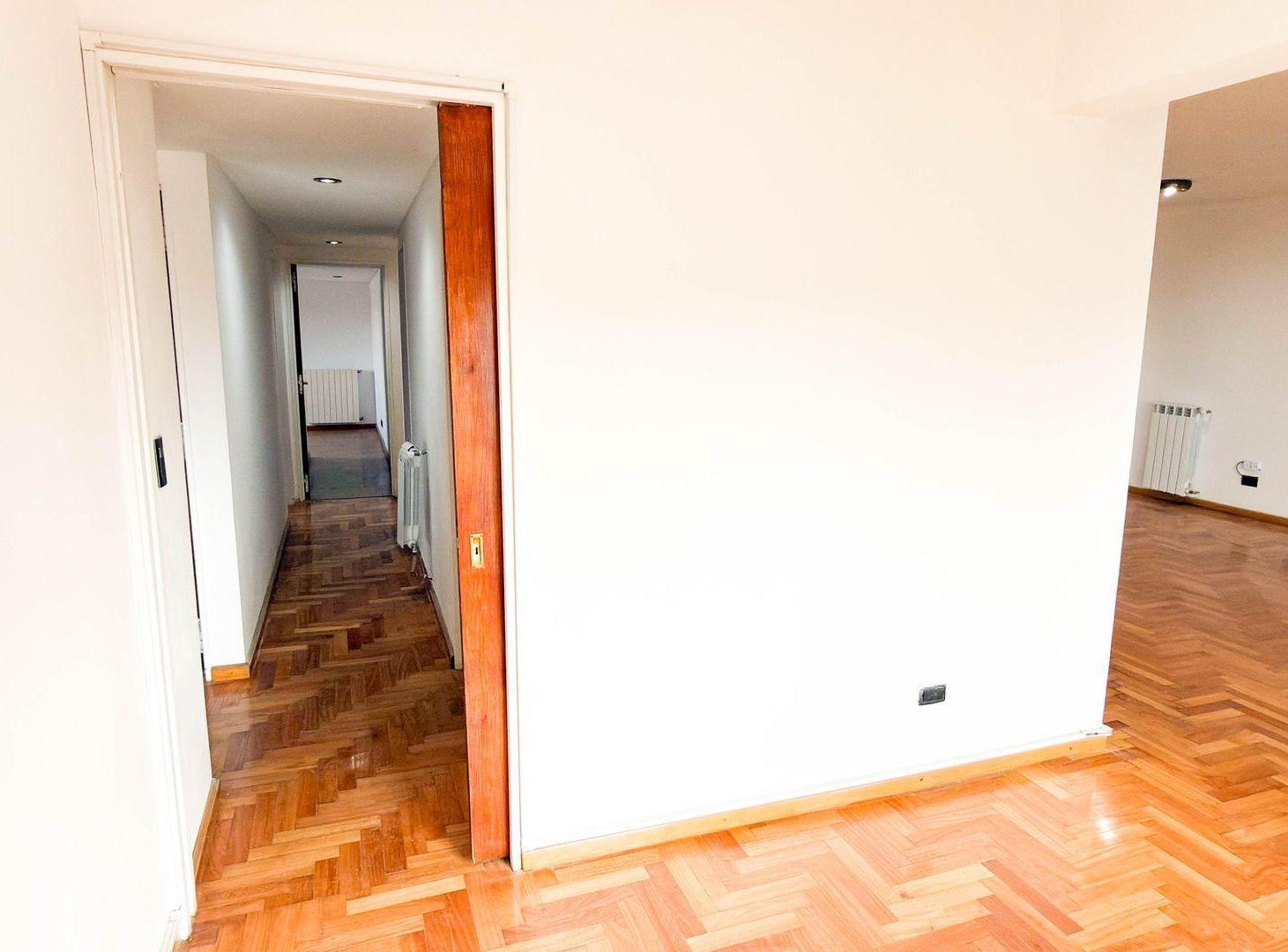 Foto de VENTA SEMIPISO 4 DORMITORIOS, CENTRO NEUQUEN, imagen 5