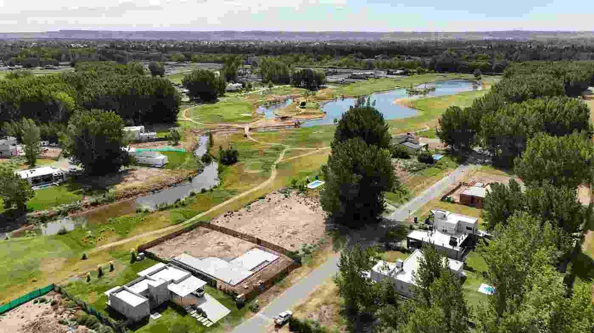 Foto de VENTA LOTE 1100 M2 - LOS CANALES DE PLOTTIER, imagen 5