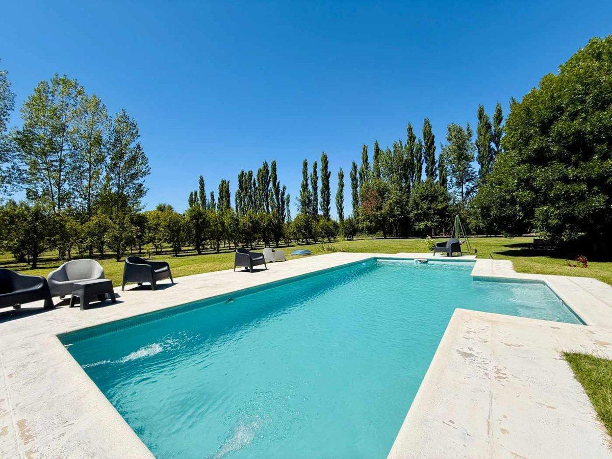 Foto de VENTA CASA QUINTA CIPOLLETTI, imagen 2