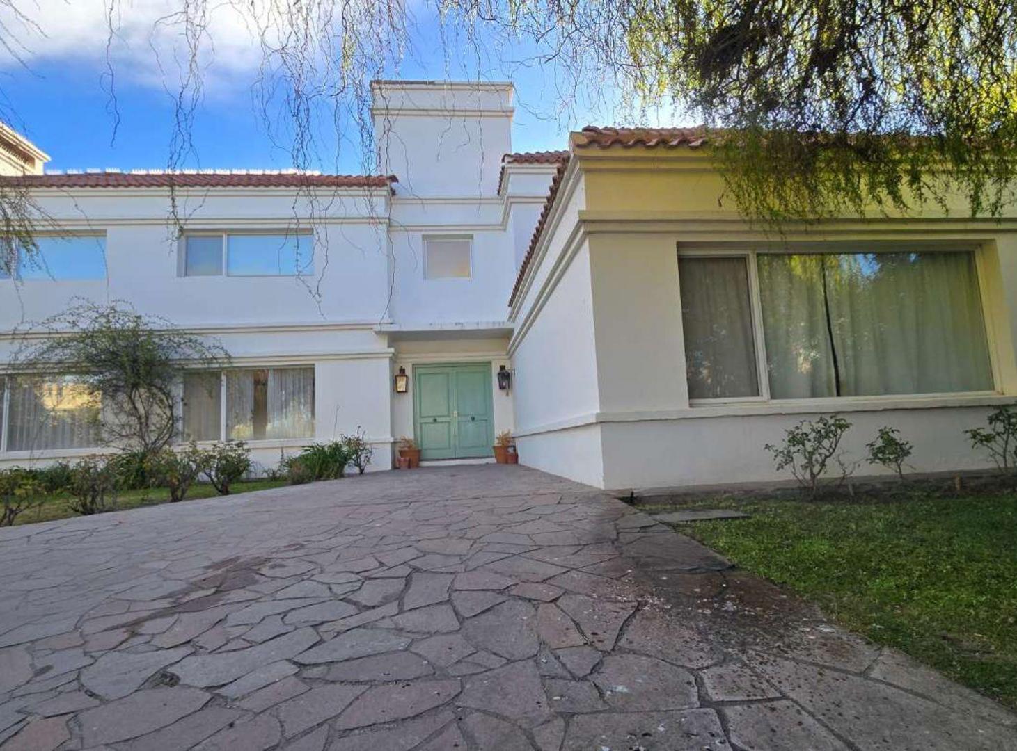 Foto de ALQUILER CASA NIVEL GERENCIAL COMAHUE GOLF CLUB, imagen 2