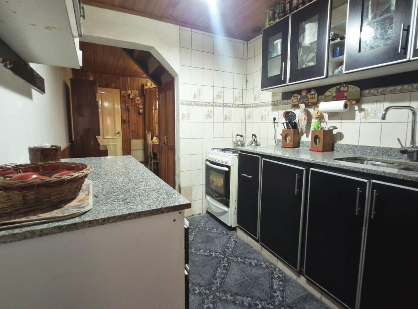 Foto de VENTA CASA 5 DORMITORIOS EN NEUQUEN, imagen 3