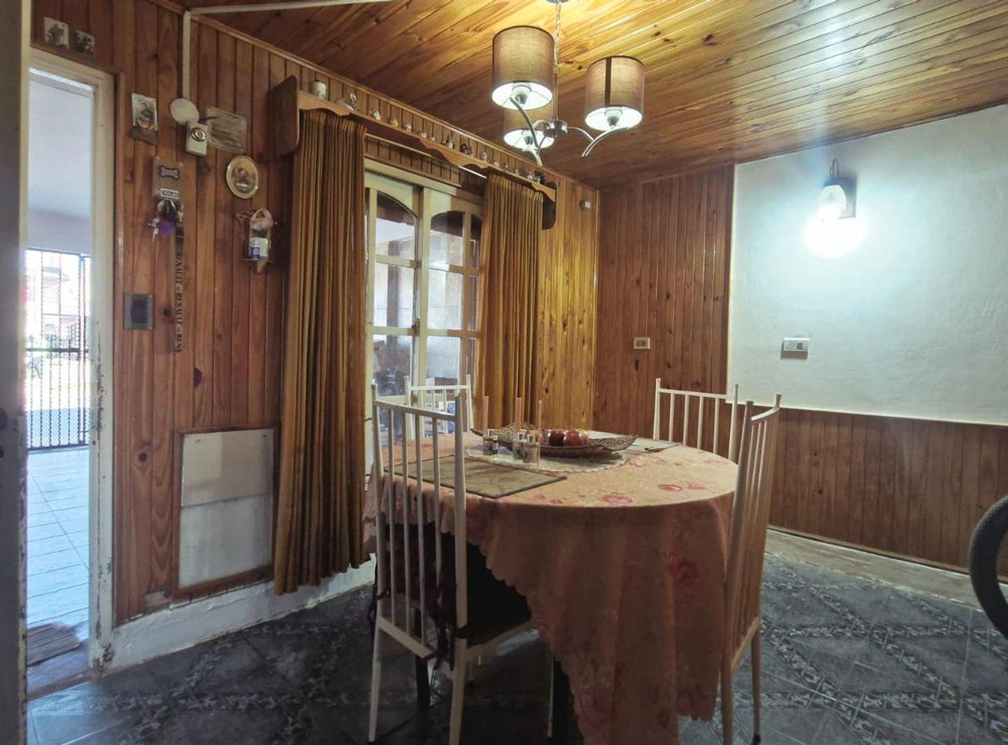 Foto de VENTA CASA 5 DORMITORIOS EN NEUQUEN, imagen 5
