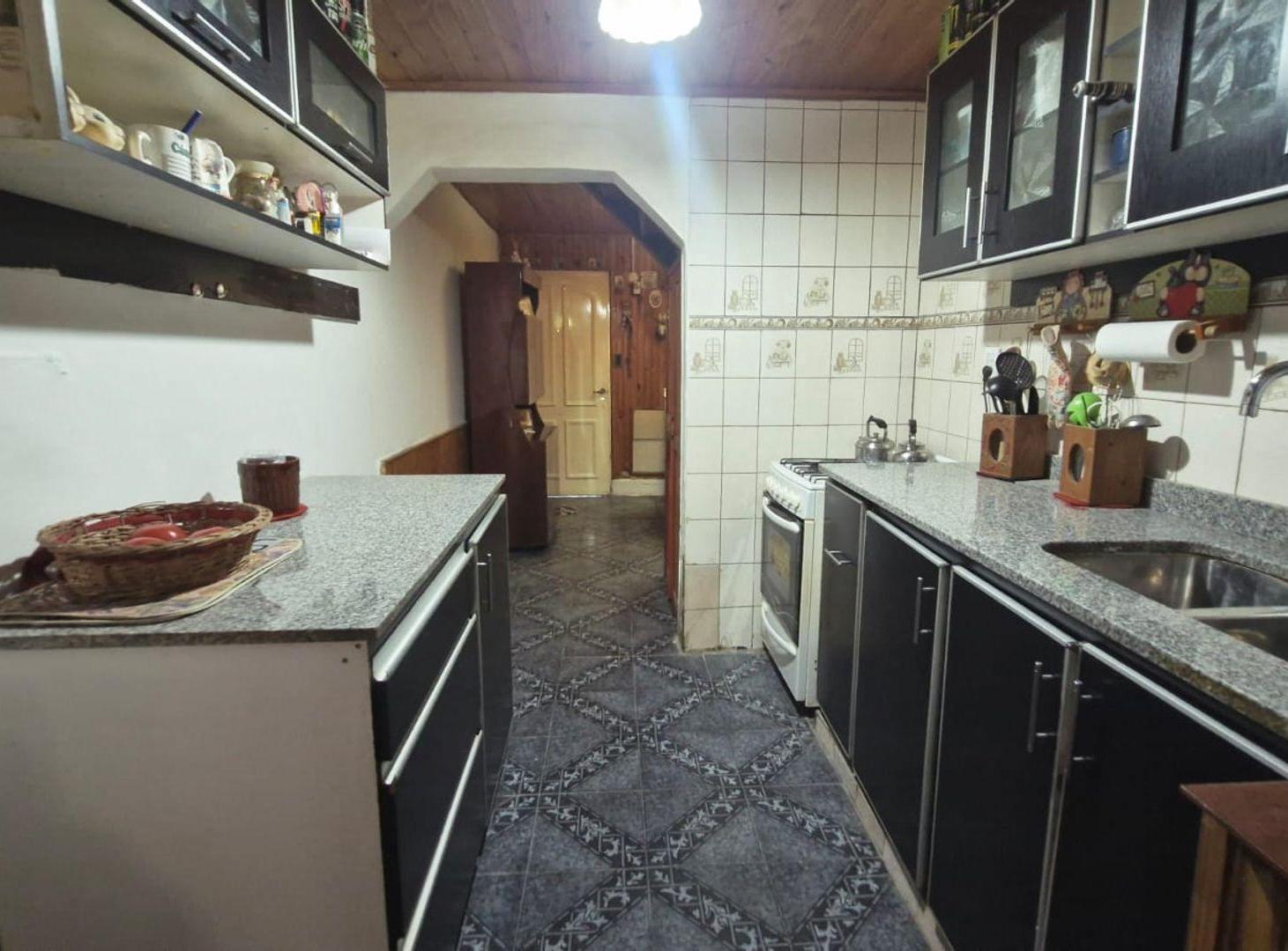Foto de VENTA CASA 5 DORMITORIOS EN NEUQUEN, imagen 2