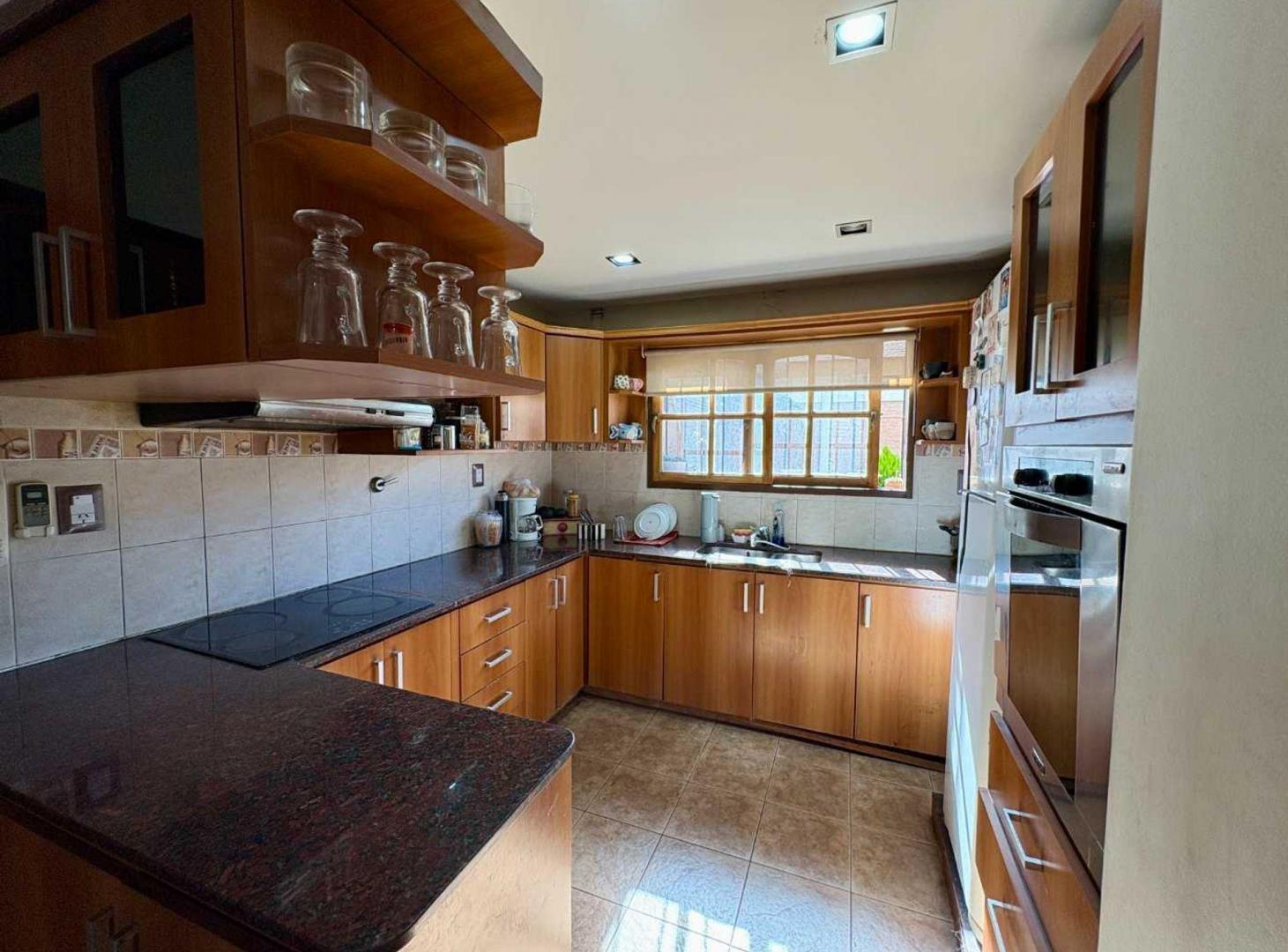 Foto de VENTA CASA 4 DORMITORIOS EN HUILICHES - NEUQUEN, imagen 4