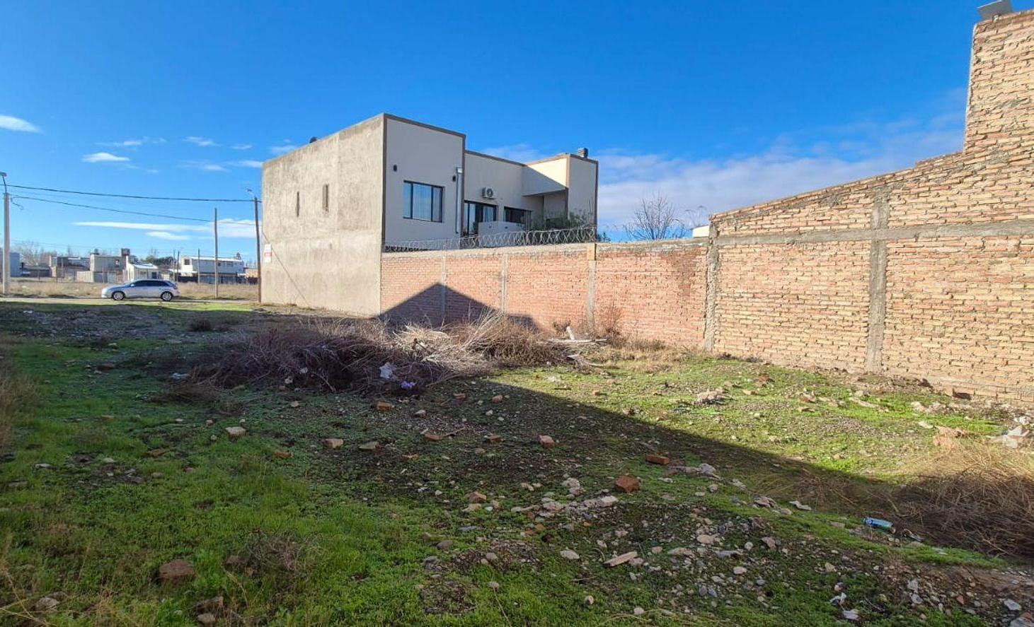 Foto de VENTA LOTE 400 M2 BARRIO CINCO SOLES PLOTTIER, imagen 4