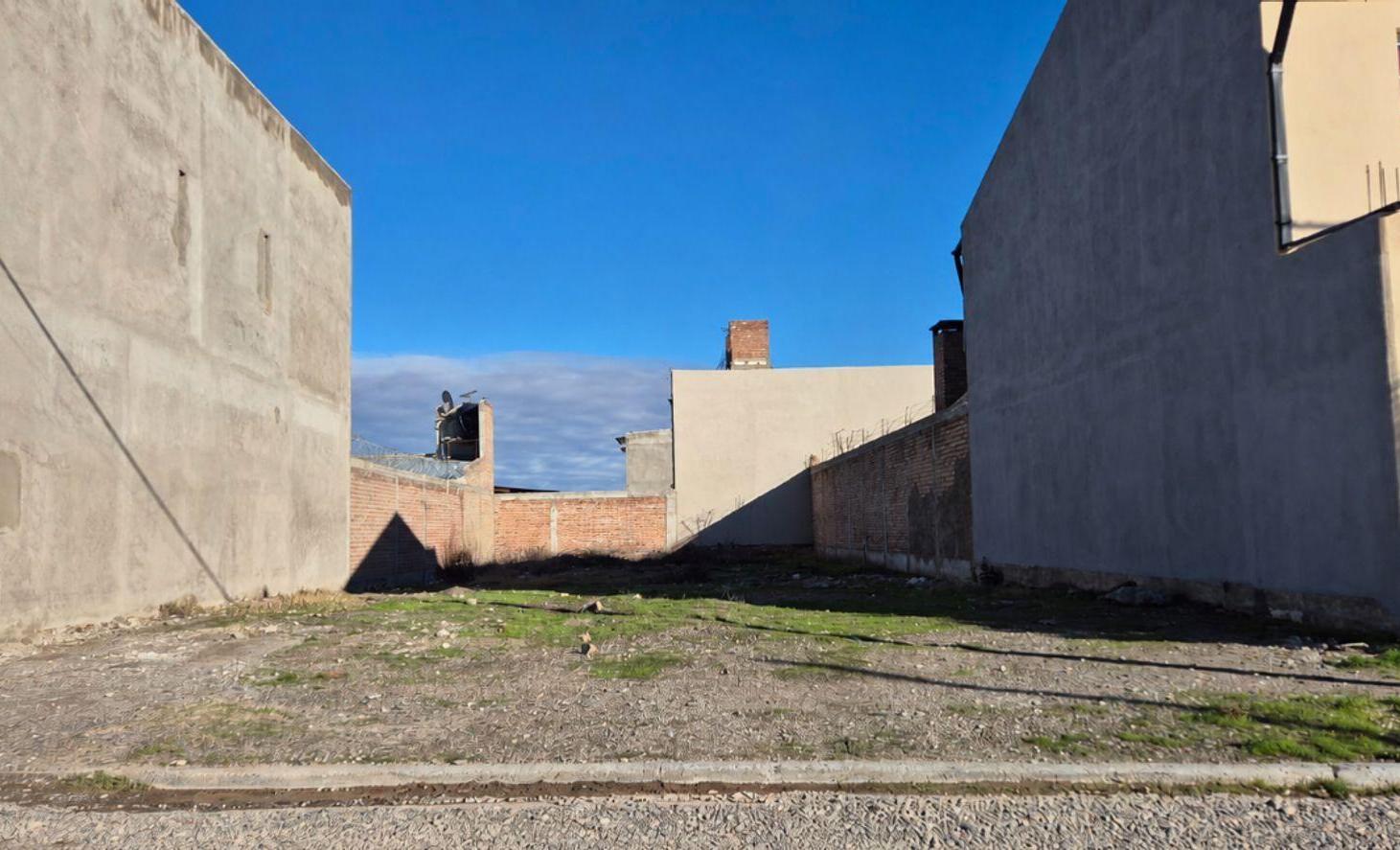Foto de VENTA LOTE 400 M2 BARRIO CINCO SOLES PLOTTIER, imagen 2