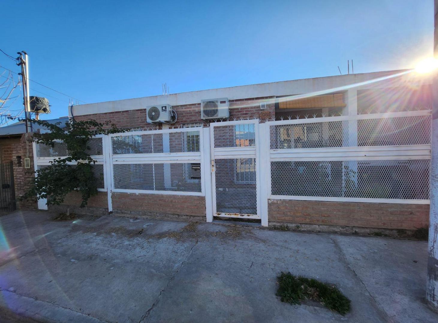 Foto de VENTA CASA + DEPARTAMENTO NEUQUEN - VILLA CEFERINO, imagen 4