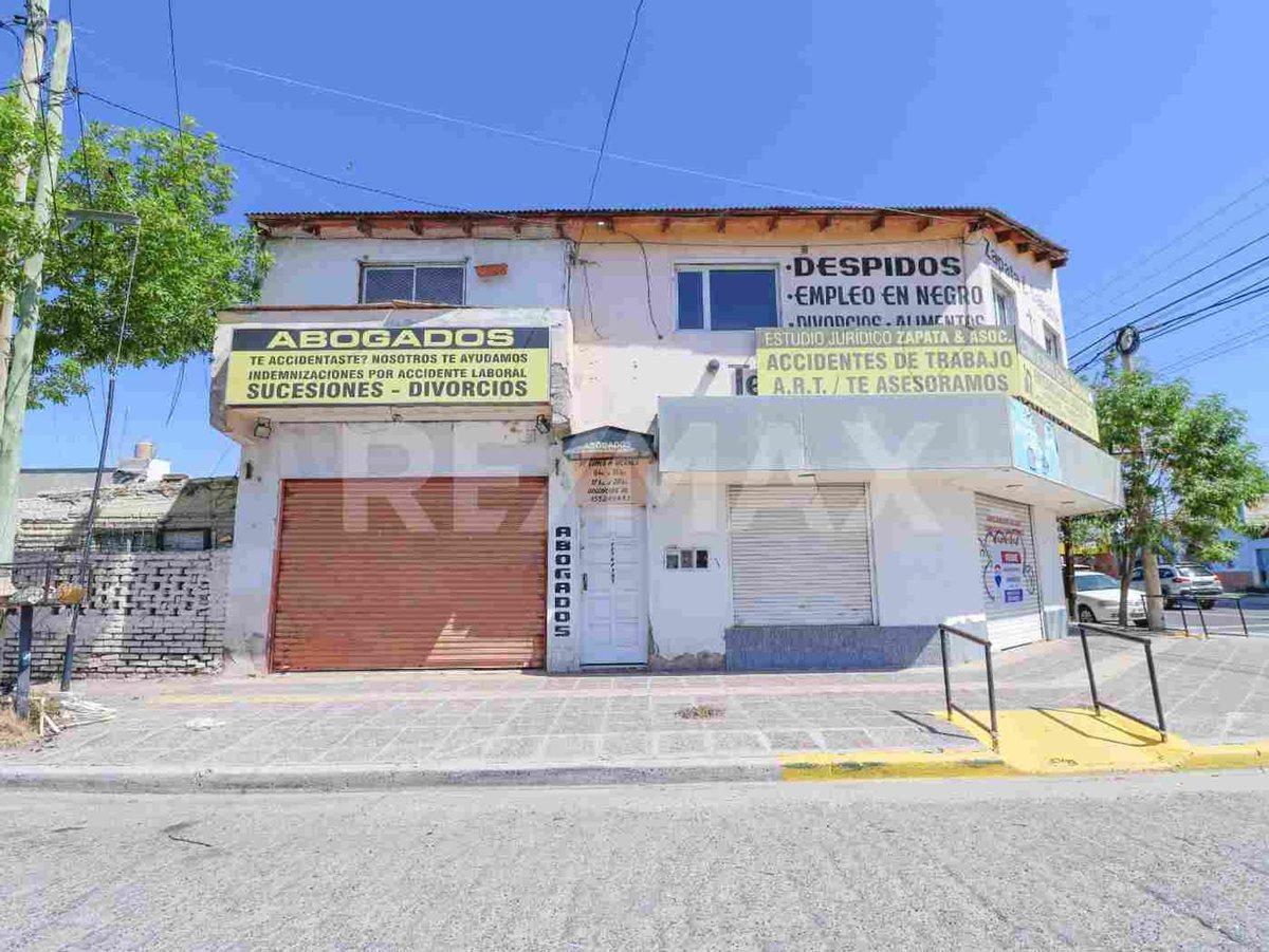 Foto de VENTA LOCALES , UNO en ESQUINA y TRES DPTOS, imagen 2