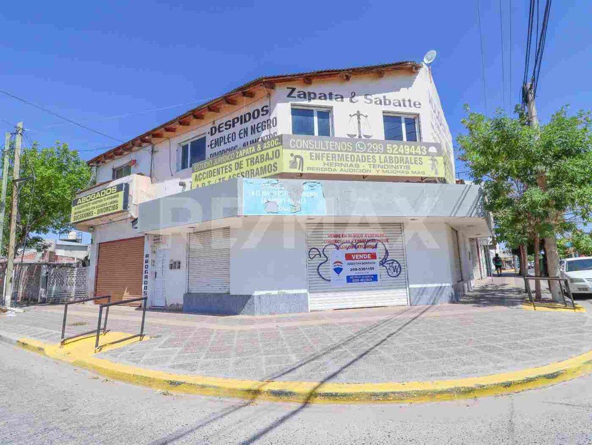Foto de VENTA LOCALES , UNO en ESQUINA y TRES DPTOS, imagen 4